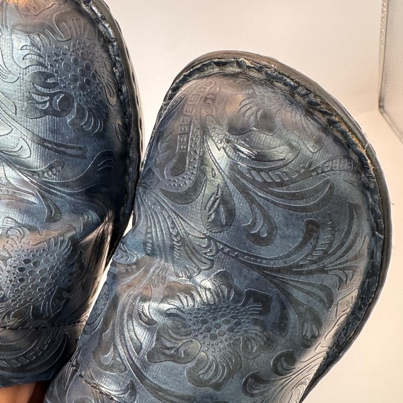 BASS Sheena Tooled Textured Paisley Slip On Blue Shoes Clogs Women's Size 9.5 - Picture 9 of 14